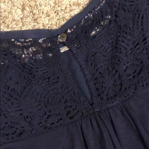 Lace tee shirt lined medium navy blue